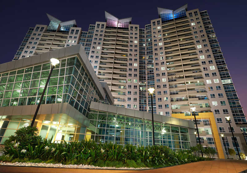 Amanora Gateway Towers1